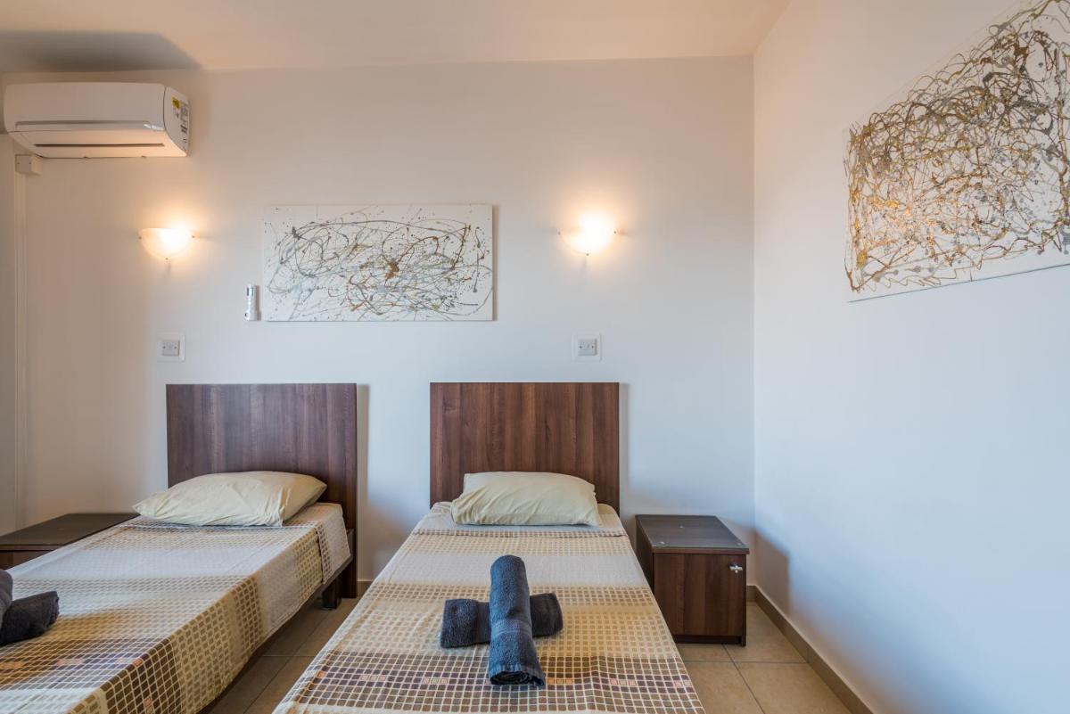 Photo - Seashells 2 bedroom Apartment with sunny terrace with stunning sea views - by Getawaysmalta