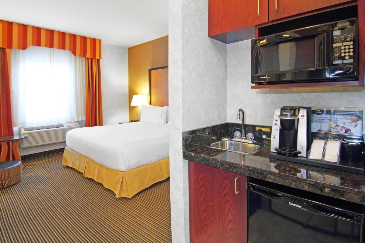 Photo - Holiday Inn Express Calgary South, an IHG Hotel