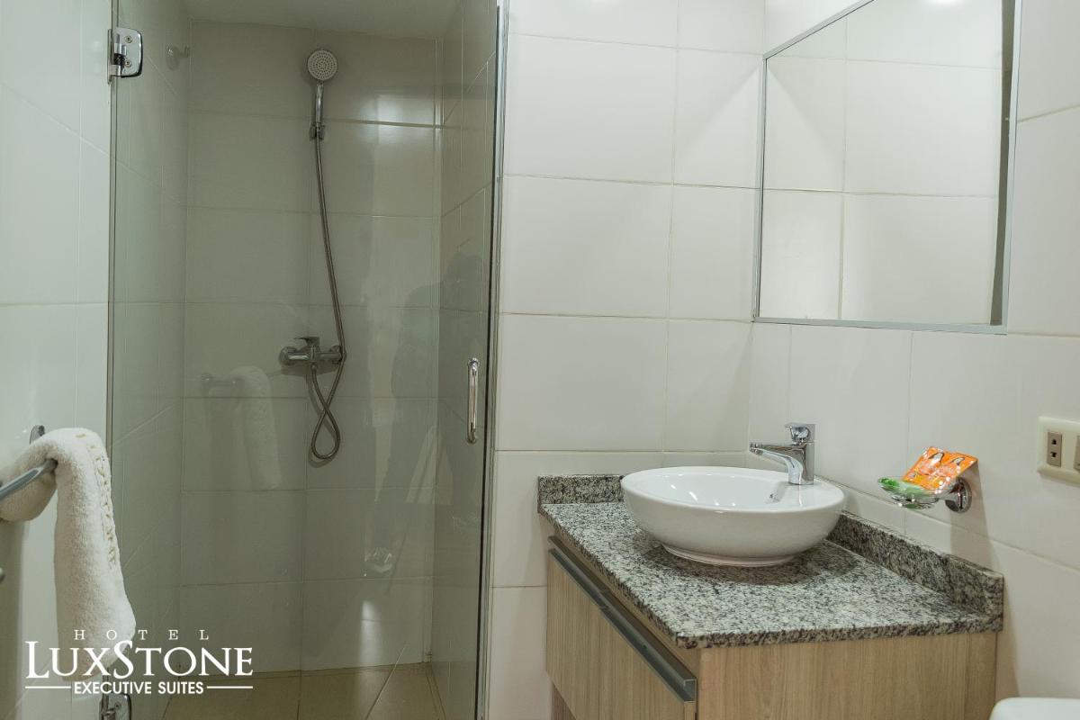 Photo - Hotel Luxstone Executive Suites