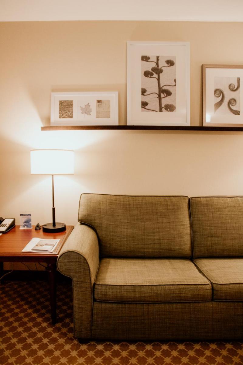 Photo - Country Inn & Suites by Radisson, Milwaukee West (Brookfield), WI