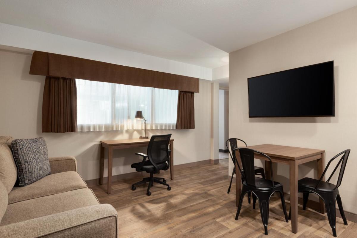 Photo - Ramada by Wyndham Airdrie Hotel & Suites