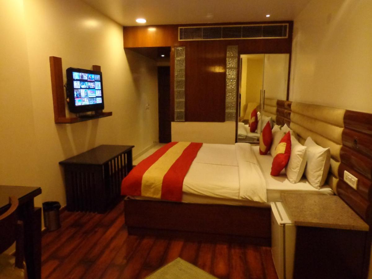 Photo - Hotel Aura - New Delhi Railway Station