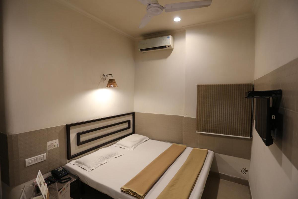 Photo - Smyle Inn - Best Value Hotel near New Delhi Station