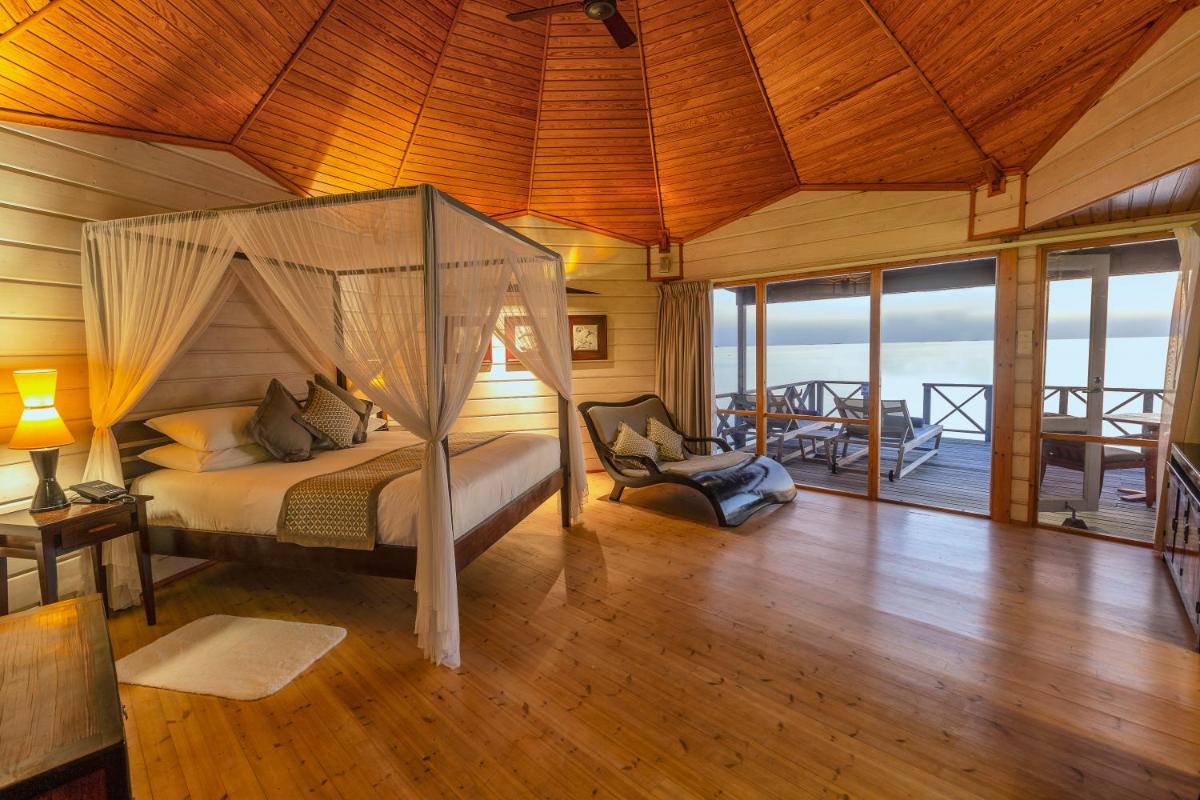 Komandoo Island Resort & Spa photo 10