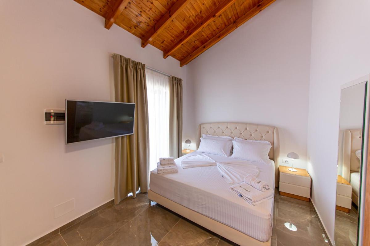 Photo - Santa Oliva Suites