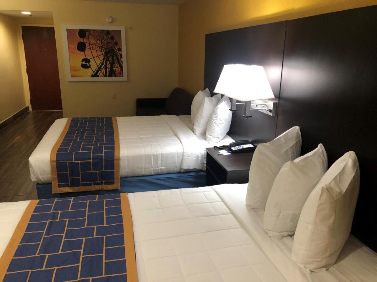 Photo - Days Inn & Suites by Wyndham Tampa/Raymond James Stadium