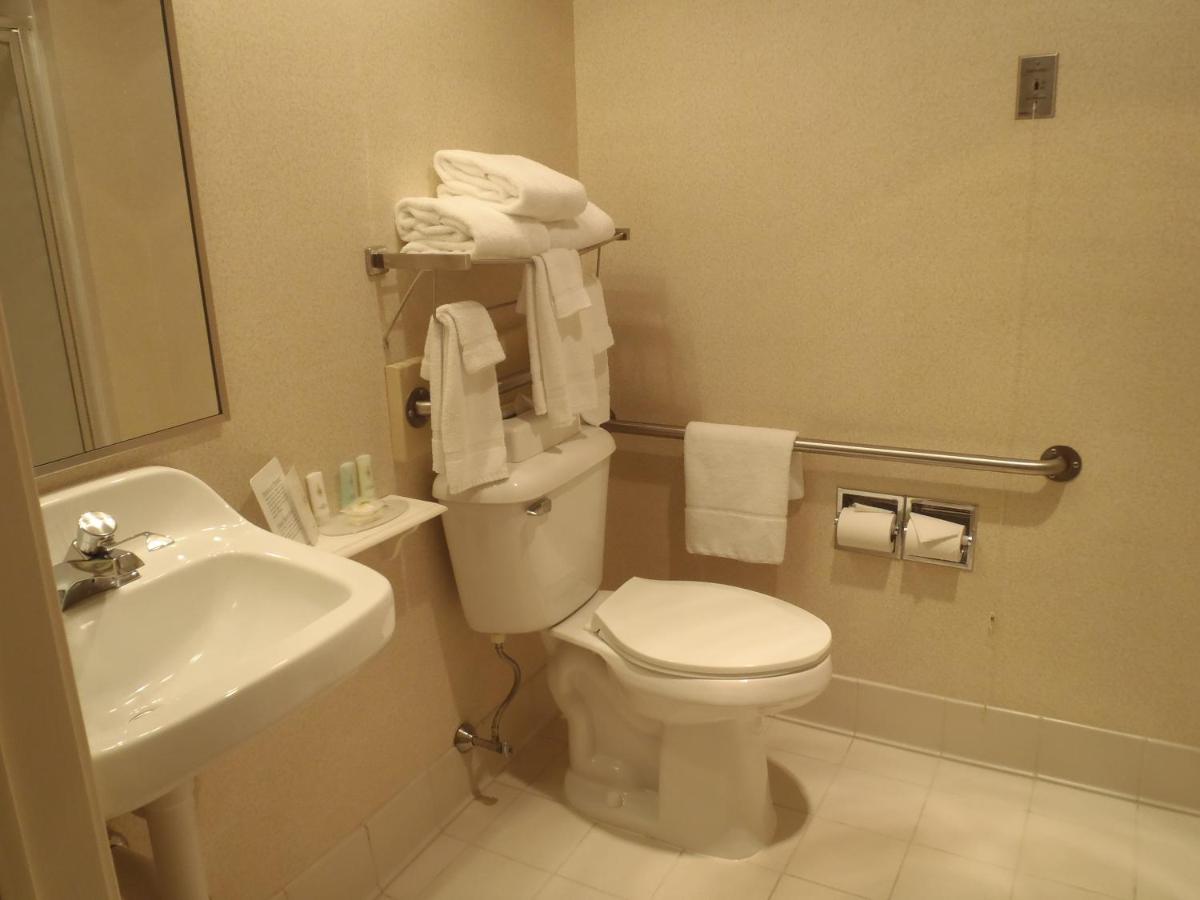 Photo - Comfort Inn & Suites