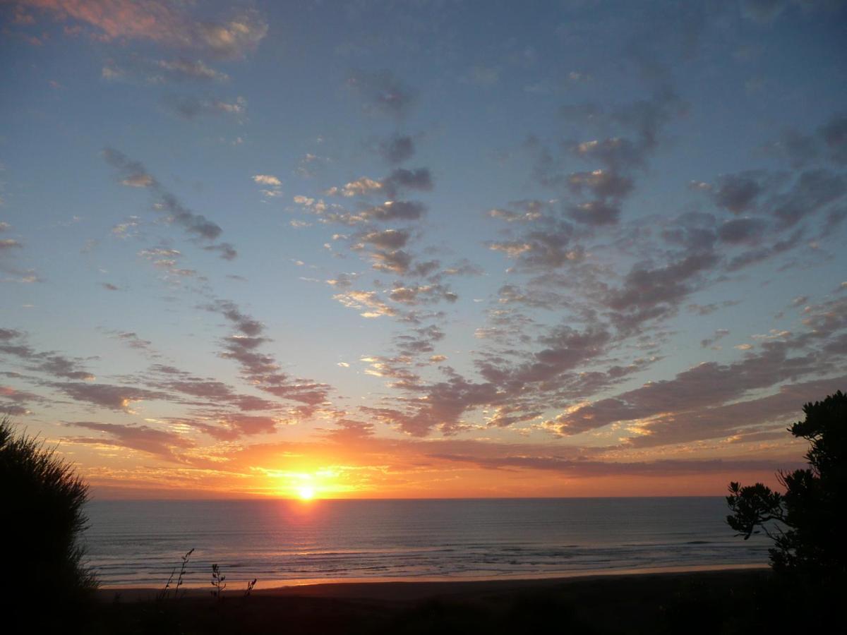 Photo - Bethells Beach Cottages