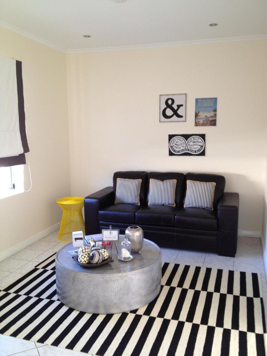 Photo - Arabella on West