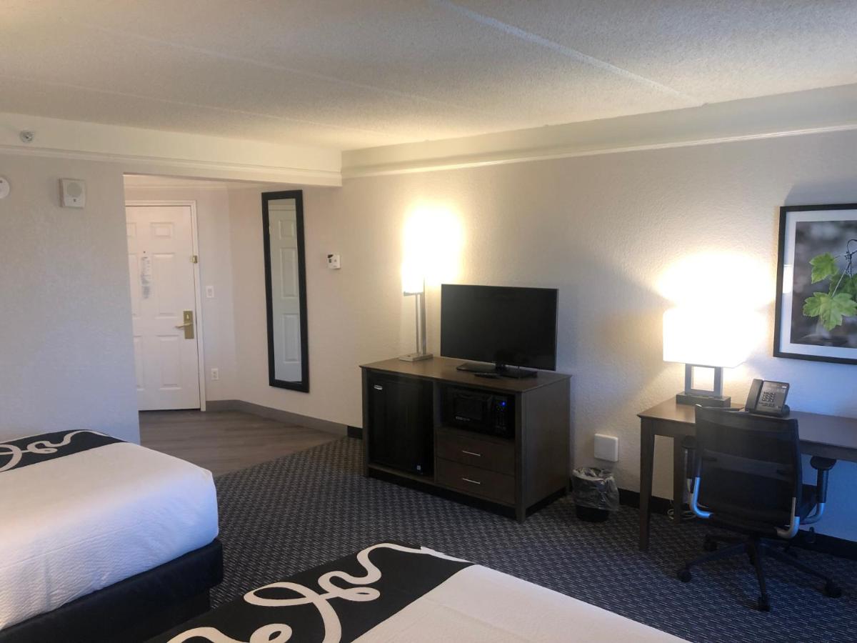 Photo - La Quinta Inn & Suites by Wyndham Panama City