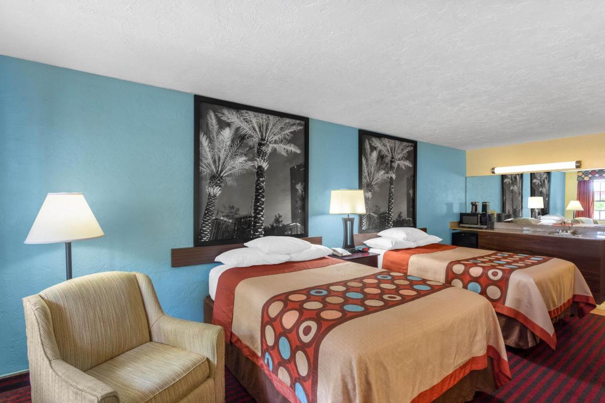 Photo - Super 8 by Wyndham Bradenton Sarasota Area