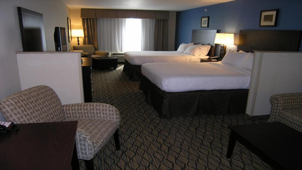 Photo - Holiday Inn Express & Suites Belle Vernon, an IHG Hotel