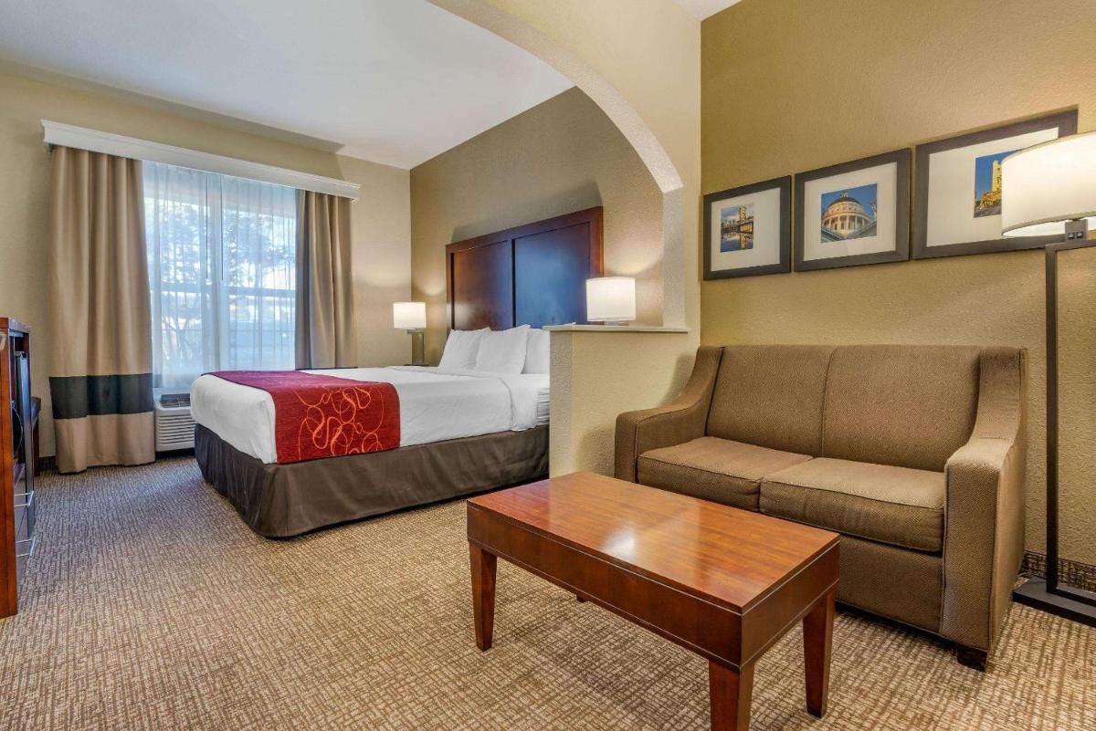 Photo - Comfort Suites Downtown Sacramento