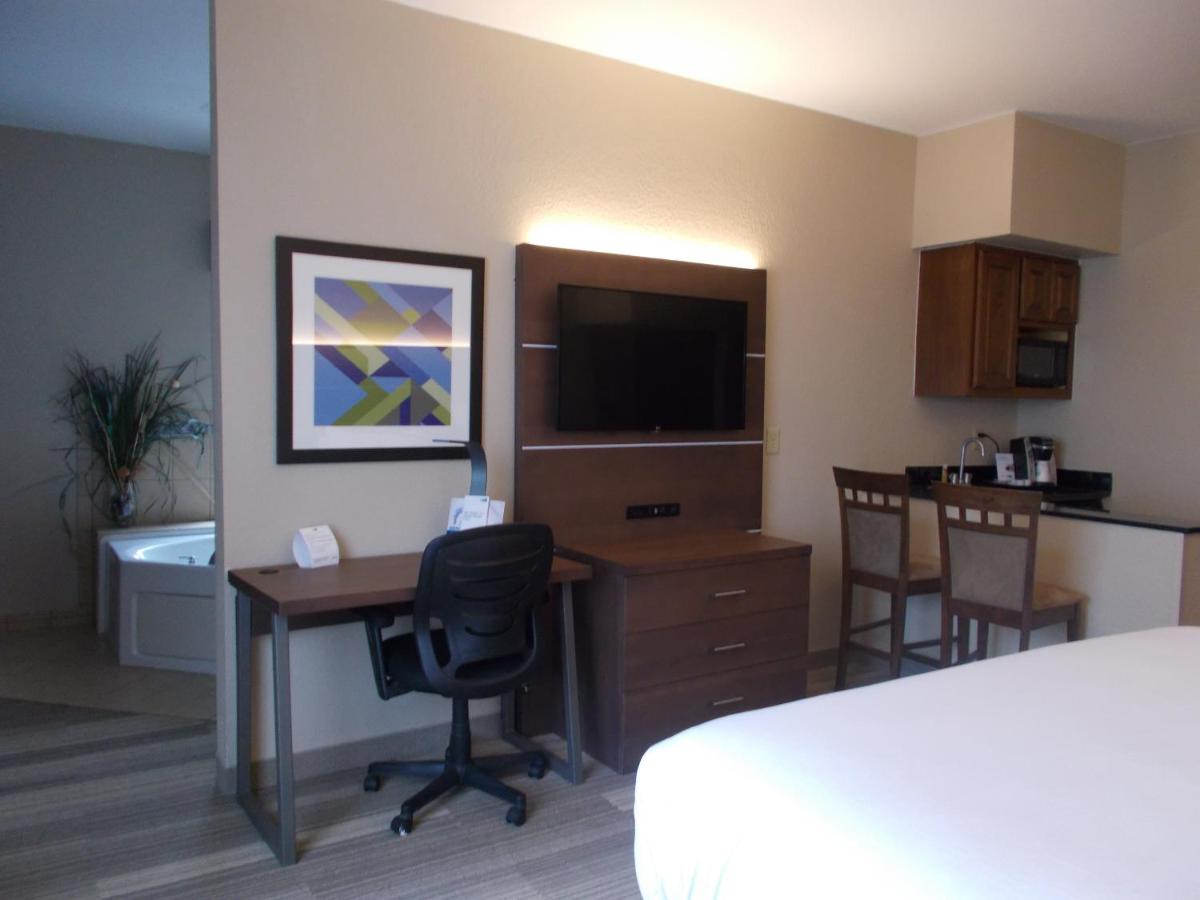 Photo - Holiday Inn Express & Suites - Miami, an IHG Hotel