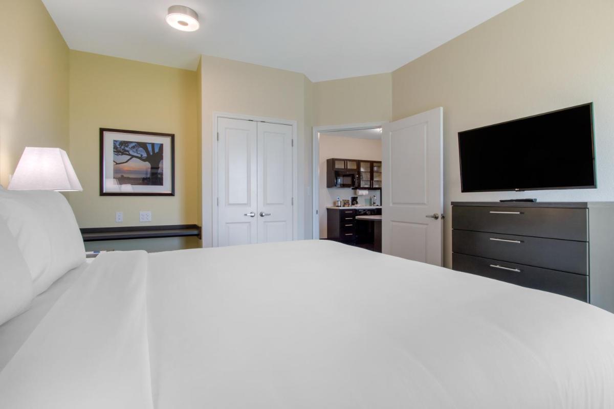 Photo - Candlewood Suites - San Antonio Lackland AFB Area, an IHG Hotel