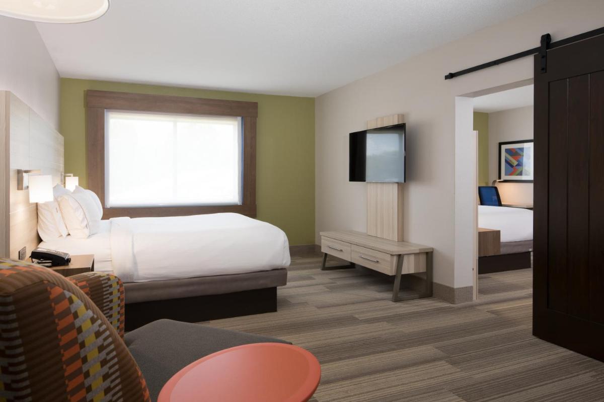 Photo - Holiday Inn Express Louisville Northeast, an IHG Hotel