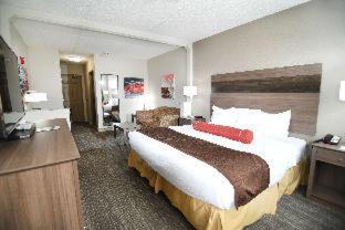 Photo - Best Western Plus Sandusky Hotel & Suites