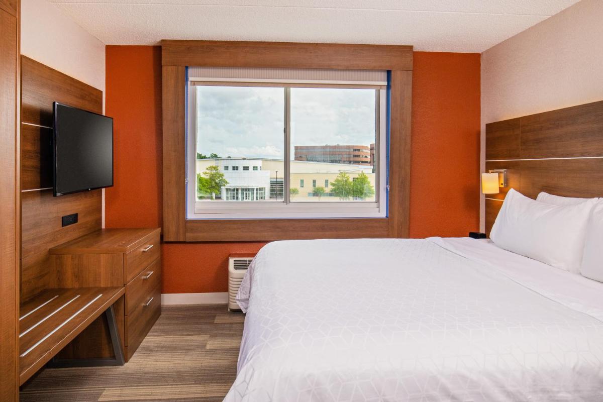 Photo - Holiday Inn Express Chesapeake - Norfolk, an IHG Hotel