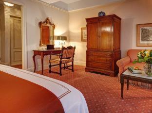 Photo - Hotel Elysee by Library Hotel Collection