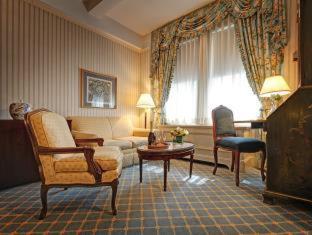 Photo - Hotel Elysee by Library Hotel Collection