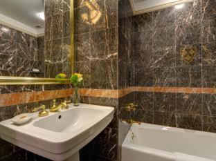 Photo - Hotel Elysee by Library Hotel Collection