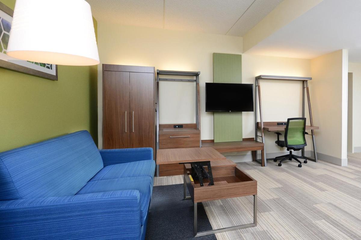 Photo - Holiday Inn Express & Suites Raleigh Durham Airport at RTP, an IHG Hotel