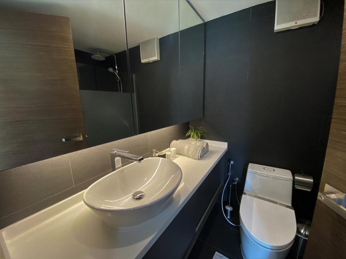 Foto - Shipping Container Hotel At Haw Par Villa