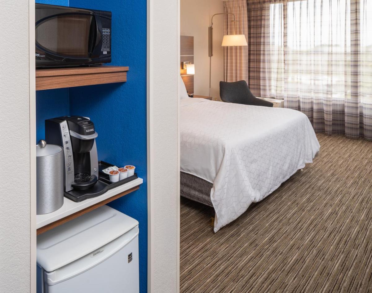 Photo - Holiday Inn Express Boca Raton - West, an IHG Hotel