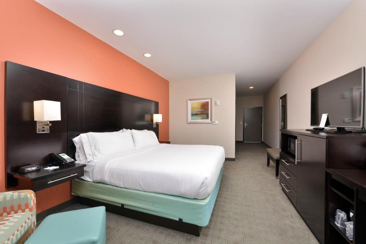 Photo - Holiday Inn Express & Suites Austin South, an IHG Hotel