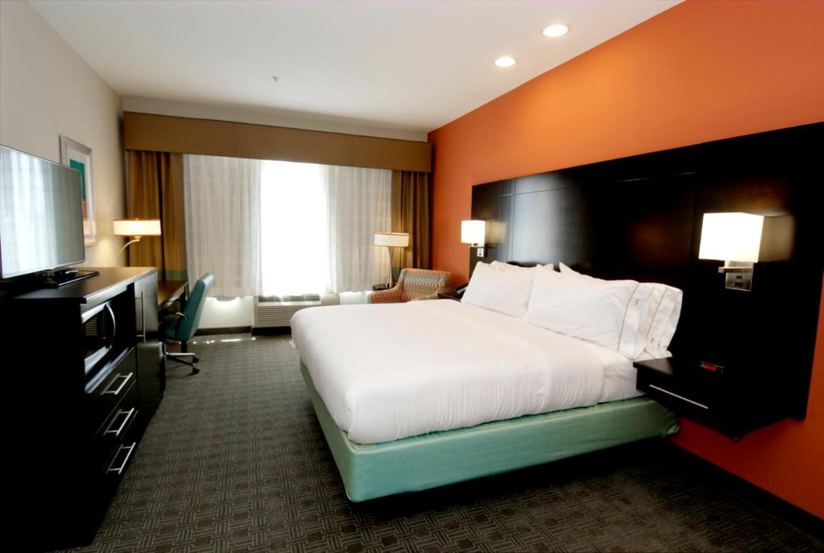 Photo - Holiday Inn Express & Suites Austin South, an IHG Hotel