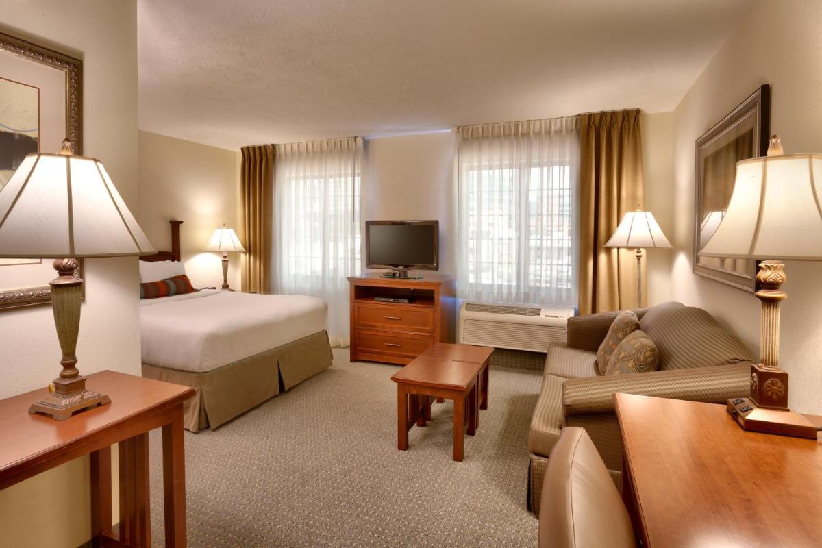 Foto - Staybridge Suites Omaha 80th and Dodge, an IHG Hotel