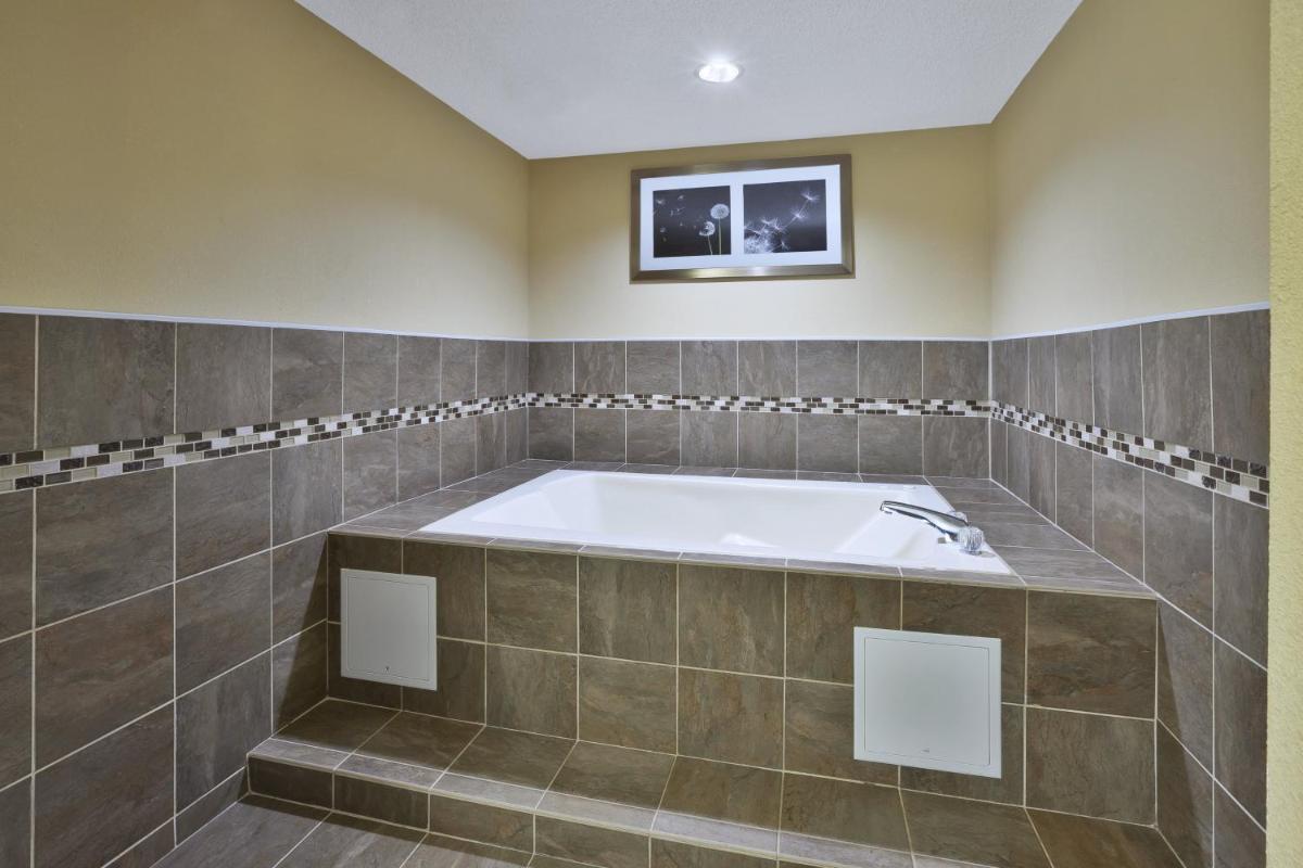 Photo - Holiday Inn Express Hotel & Suites Circleville, an IHG Hotel