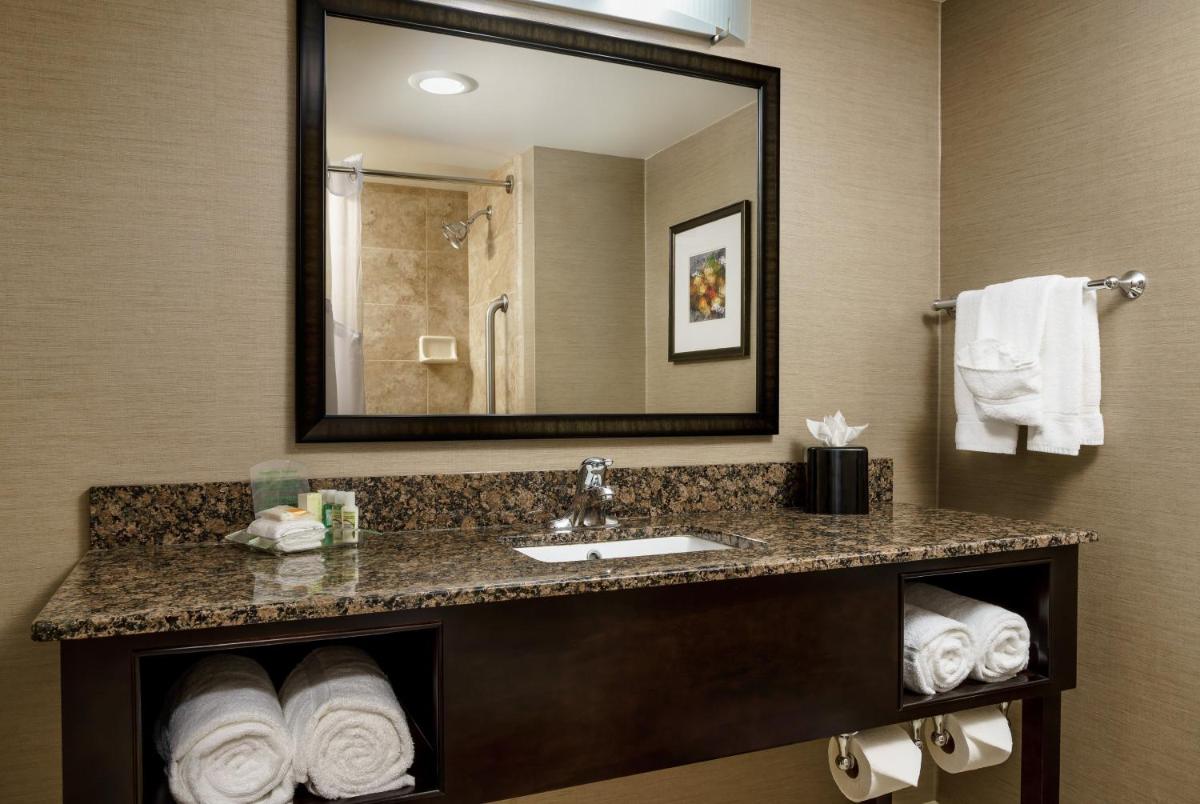 Photo - Holiday Inn Charlotte University, an IHG Hotel