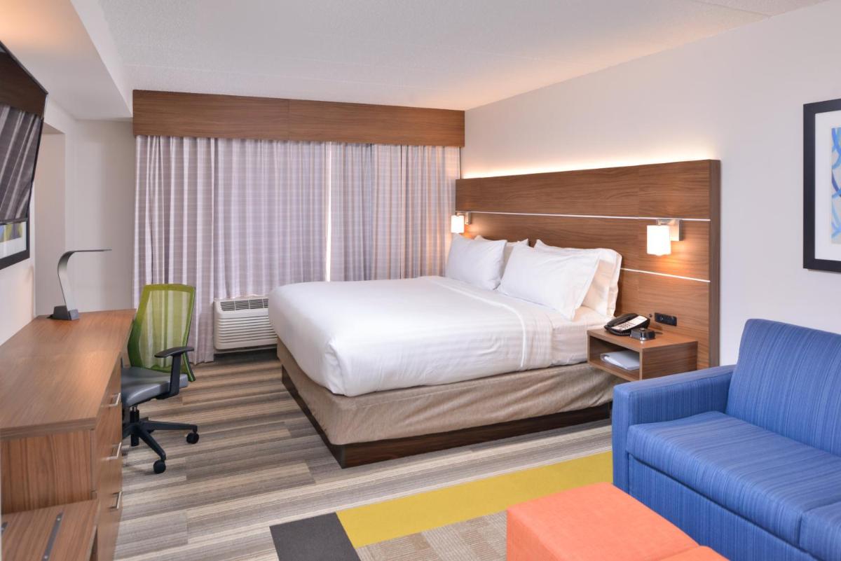 Photo - Holiday Inn Express Hotel & Suites Indianapolis Dtn-Conv Ctr, an IHG Hotel