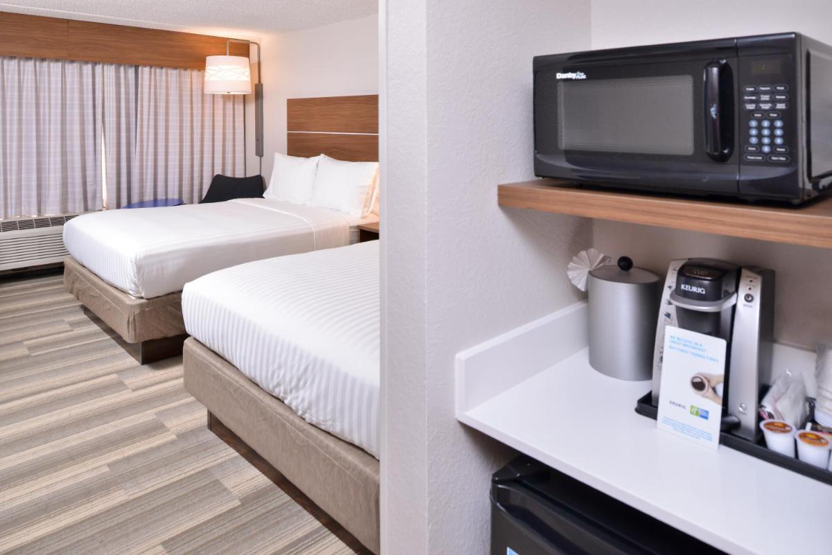 Photo - Holiday Inn Express Hotel & Suites Indianapolis Dtn-Conv Ctr, an IHG Hotel