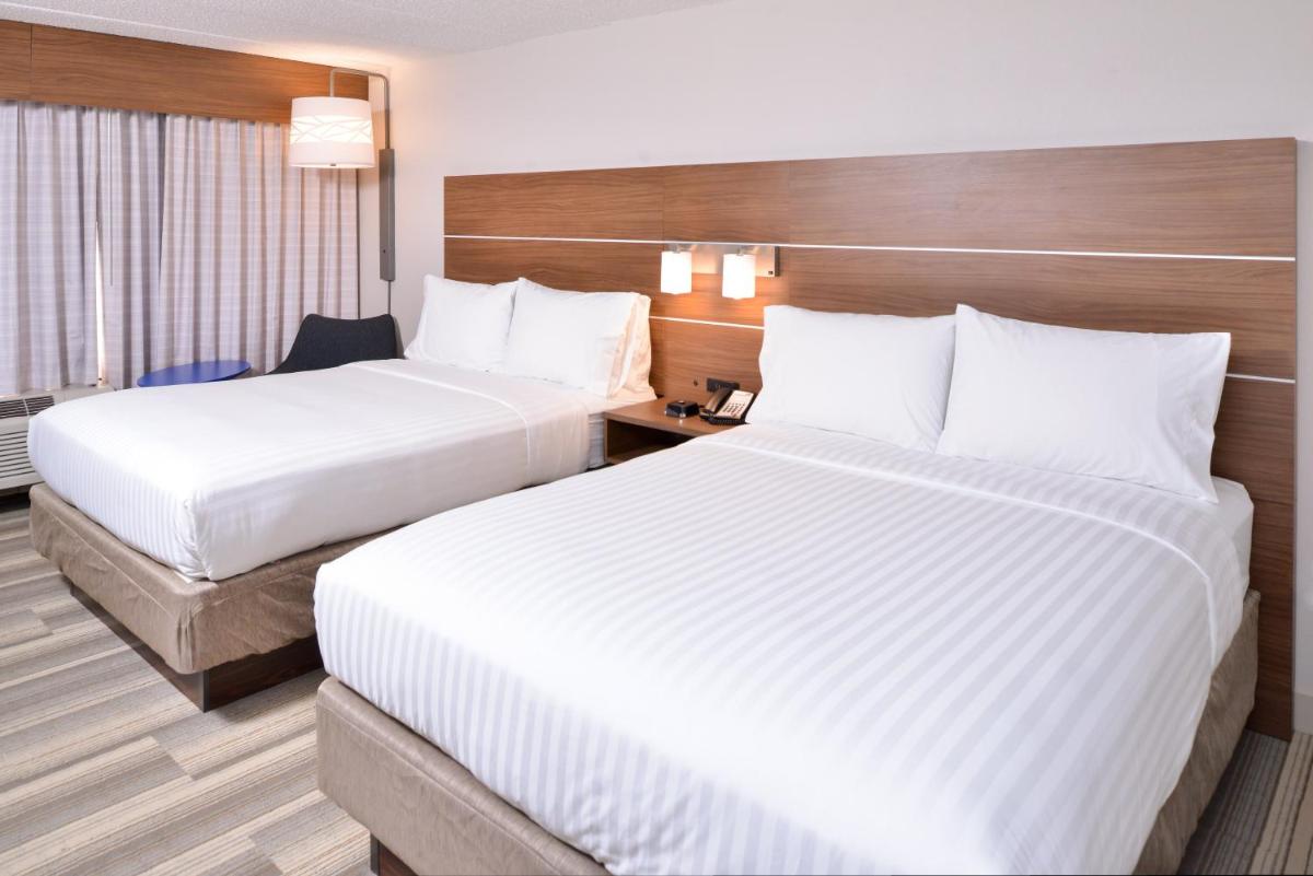Photo - Holiday Inn Express Hotel & Suites Indianapolis Dtn-Conv Ctr, an IHG Hotel
