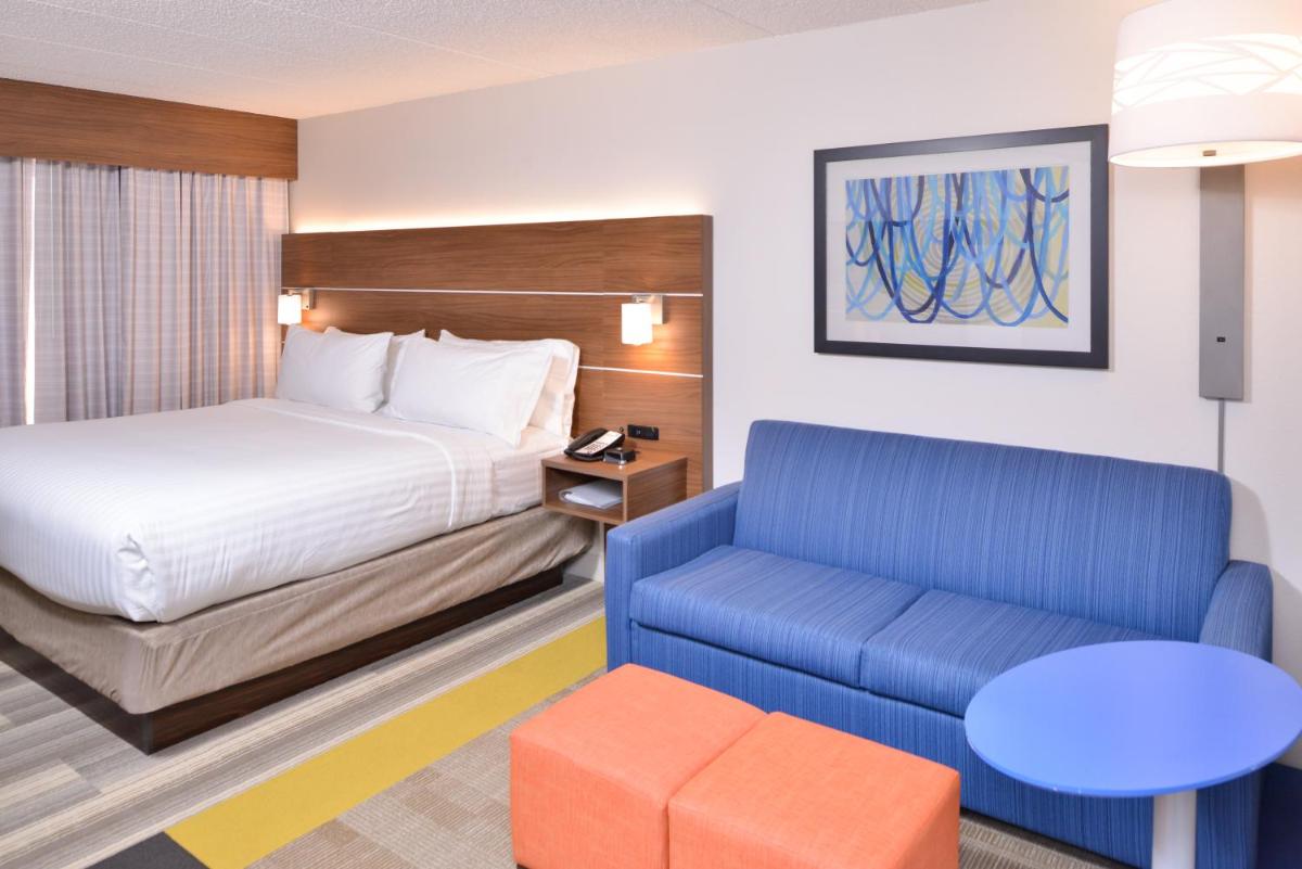 Photo - Holiday Inn Express Hotel & Suites Indianapolis Dtn-Conv Ctr, an IHG Hotel