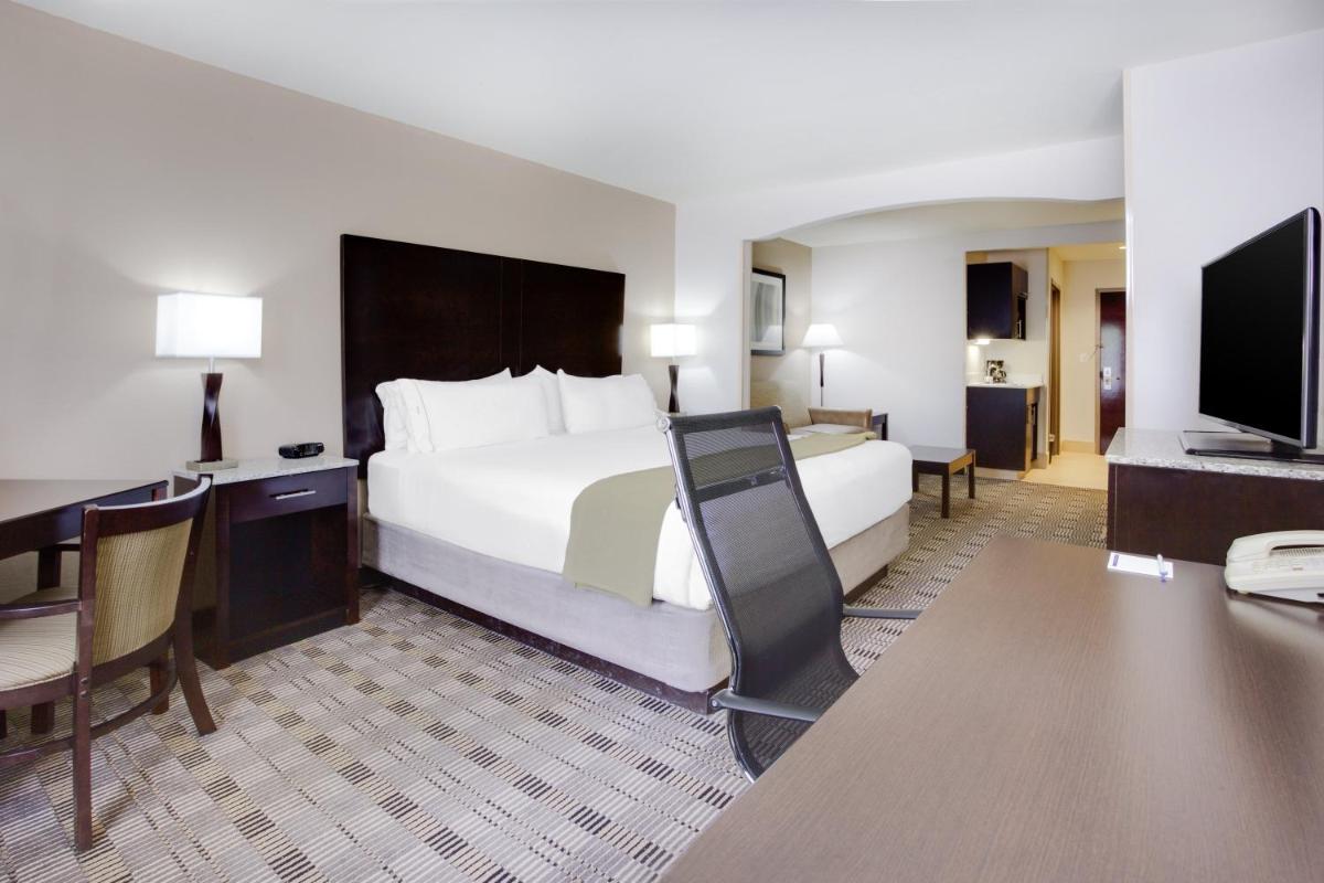 Photo - Holiday Inn Express Hotel & Suites Mebane, an IHG Hotel