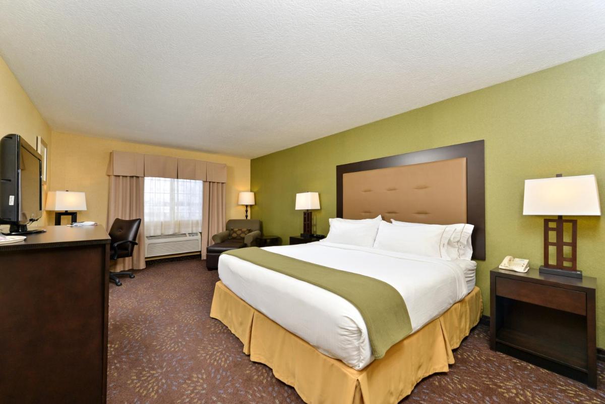 Photo - Holiday Inn Express Hotel & Suites Charlotte, an IHG Hotel