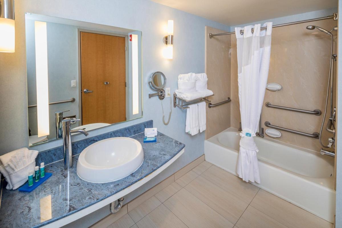 Photo - Holiday Inn Express Hotel & Suites Modesto-Salida, an IHG Hotel