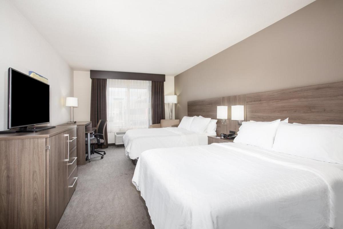 Photo - Holiday Inn Express & Suites Manhattan, an IHG Hotel