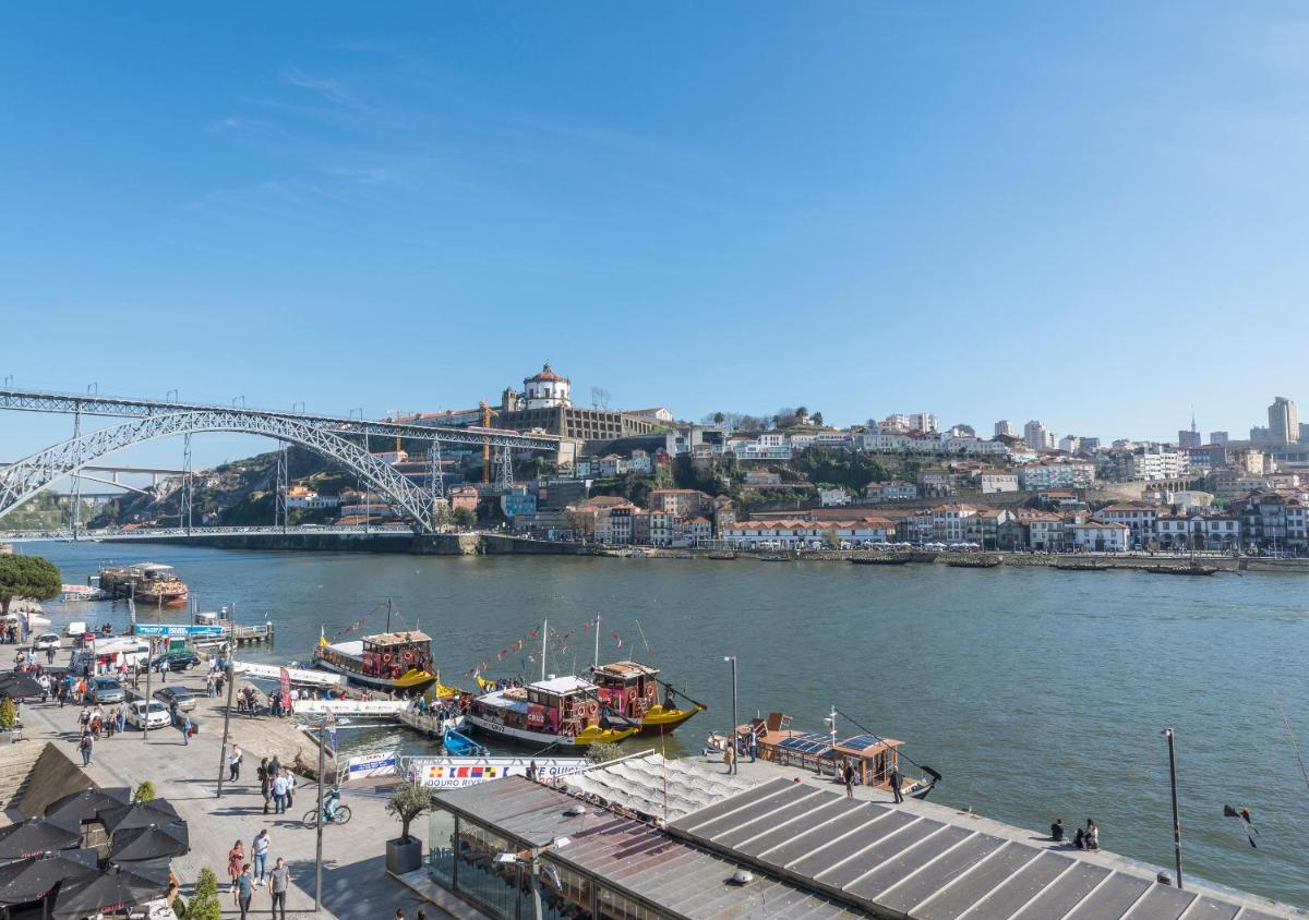 Photo - Oporto Street Fonte Taurina - Riverfront Suites