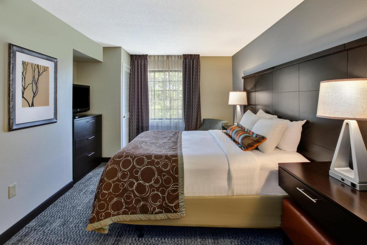 Photo - Staybridge Suites Louisville - East, an IHG Hotel