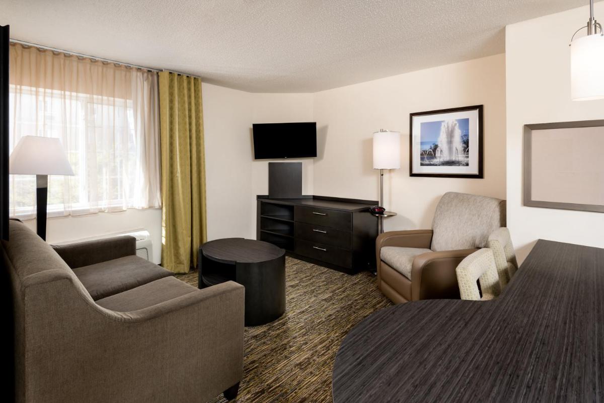 Photo - Candlewood Suites Sterling, an IHG Hotel