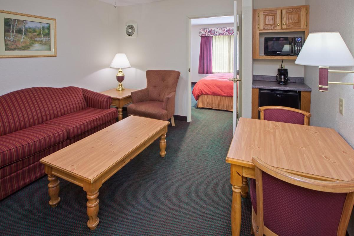 Photo - Country Inn & Suites by Radisson, Indianapolis South, IN