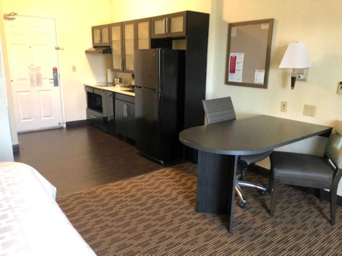 Photo - Candlewood Suites Fort Wayne - NW, an IHG Hotel