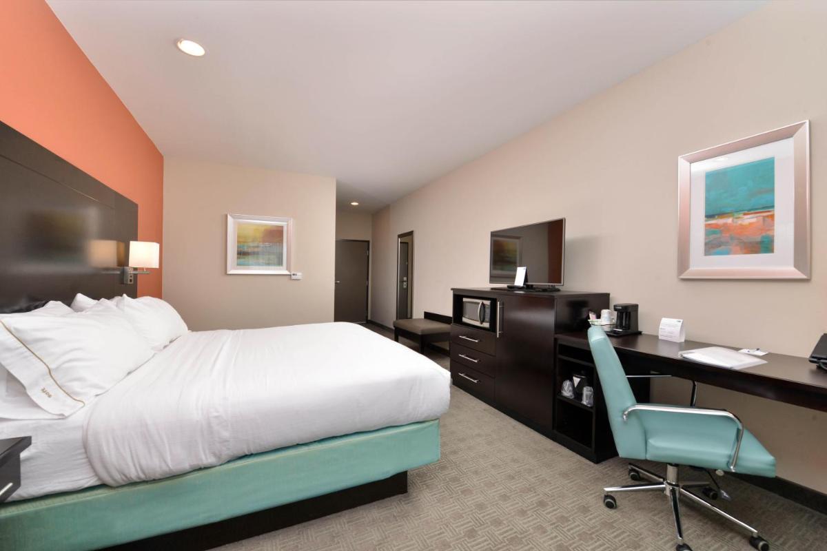 Photo - Holiday Inn Express & Suites Austin South, an IHG Hotel