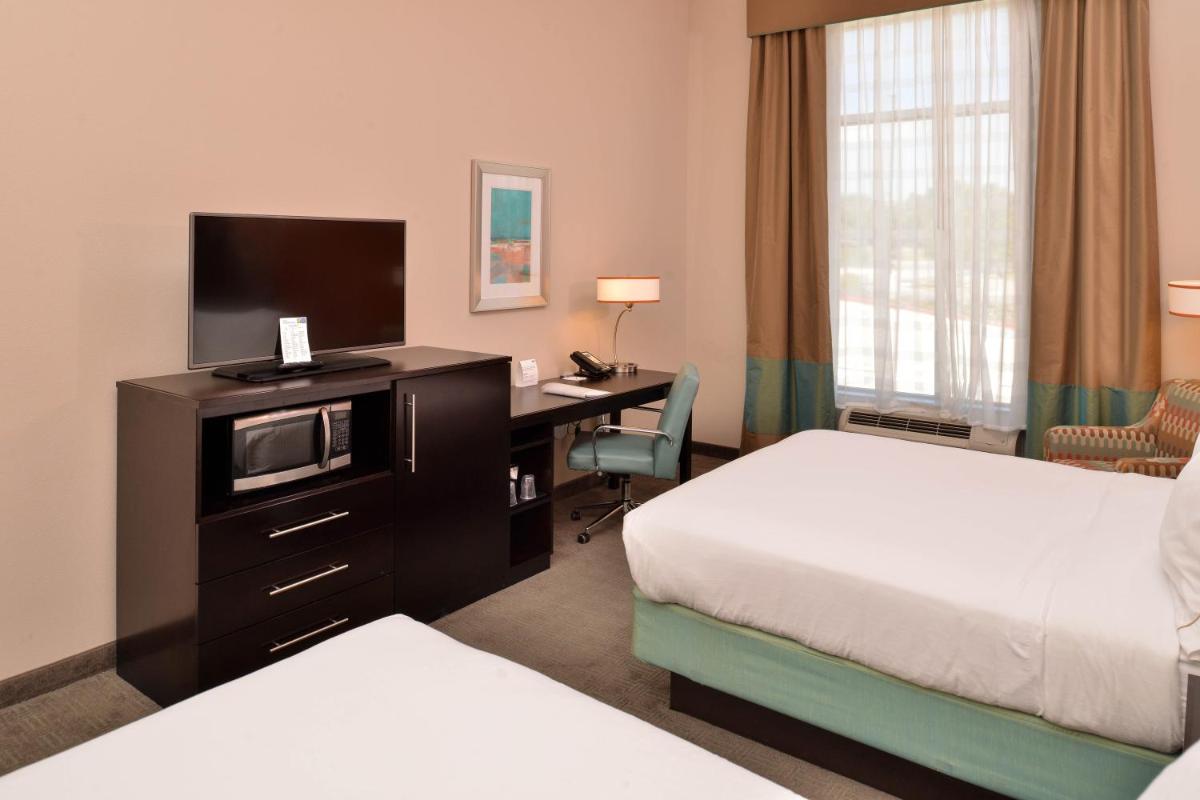 Photo - Holiday Inn Express & Suites Austin South, an IHG Hotel