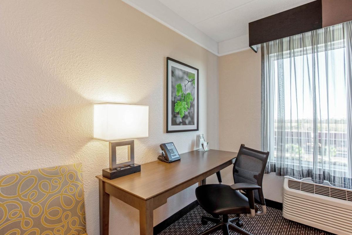 Photo - La Quinta Inn & Suites by Wyndham Panama City