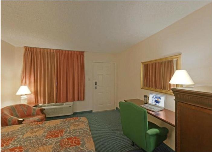 Photo - Americas Best Value Inn Laredo